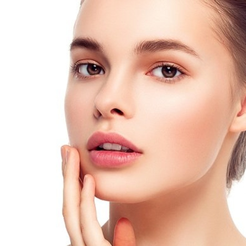 تجاعيد الشفاه لها أسباب كثيرة