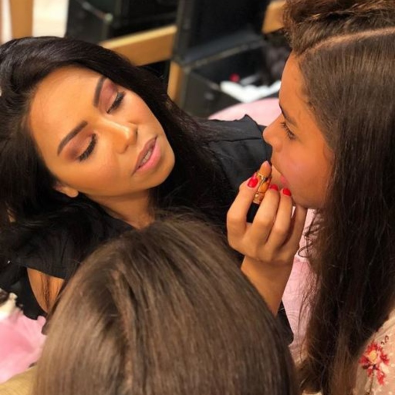 شيرين عبد الوهاب تتعرض للانتقادات بسبب تصرفاتها مع ابنتها