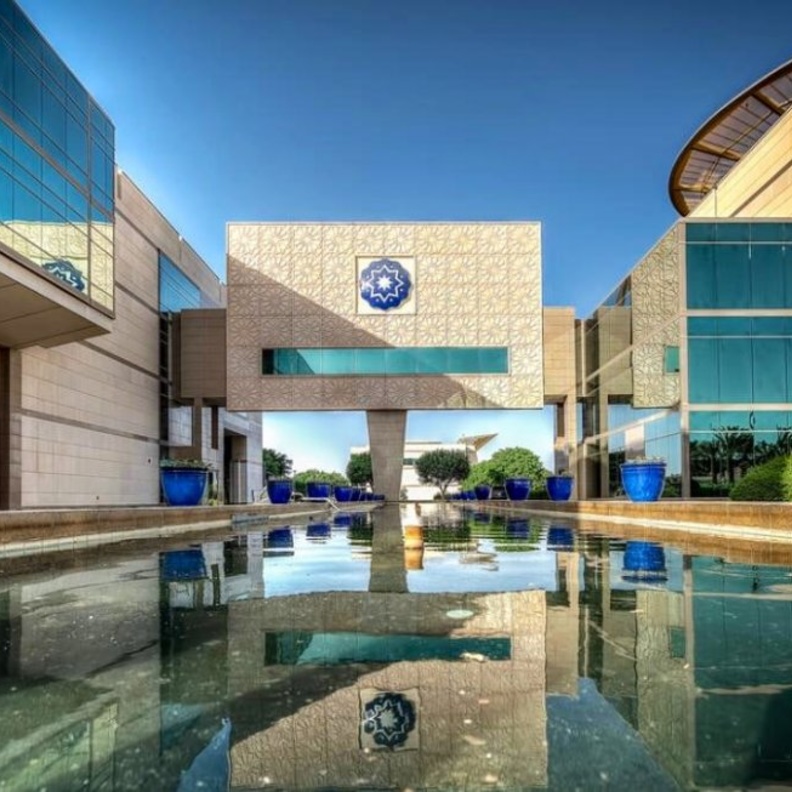 عمليات استبدال مفصل الركبة في مدينة سلطان لأول مرة في الشرق الأوسط