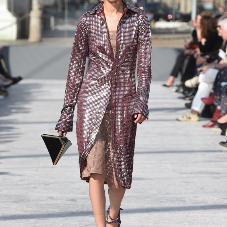 استوحي إطلالتك العرية من هذه القطع