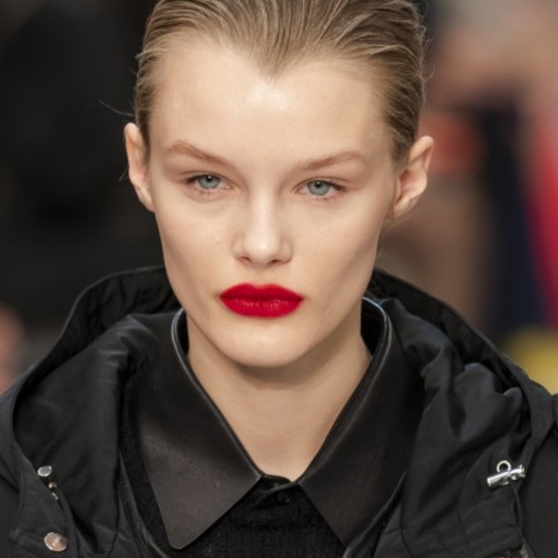 أحمر شفاه ناعم بتدرجات مشرقة من Genny