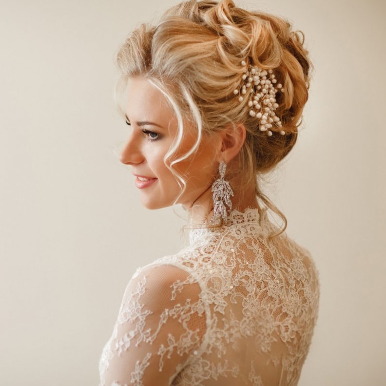  تسريحة الرفع تتربع على عرش الموضة