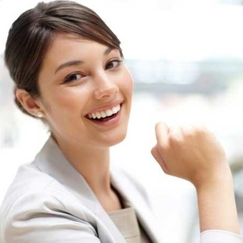 أكثر 5 صفات تجعلك محبوبة من قبل الآخرين 