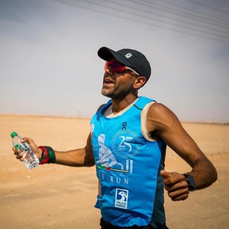 الرحالة الإماراتي خالد السويدي يصل إلى مكة المكرمة