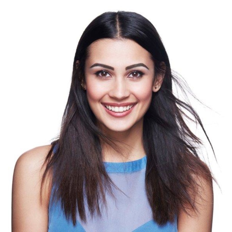 بمناسبة عيدها.. دللي والدتك بعّدة الحواجب من Benefit Cosmetics