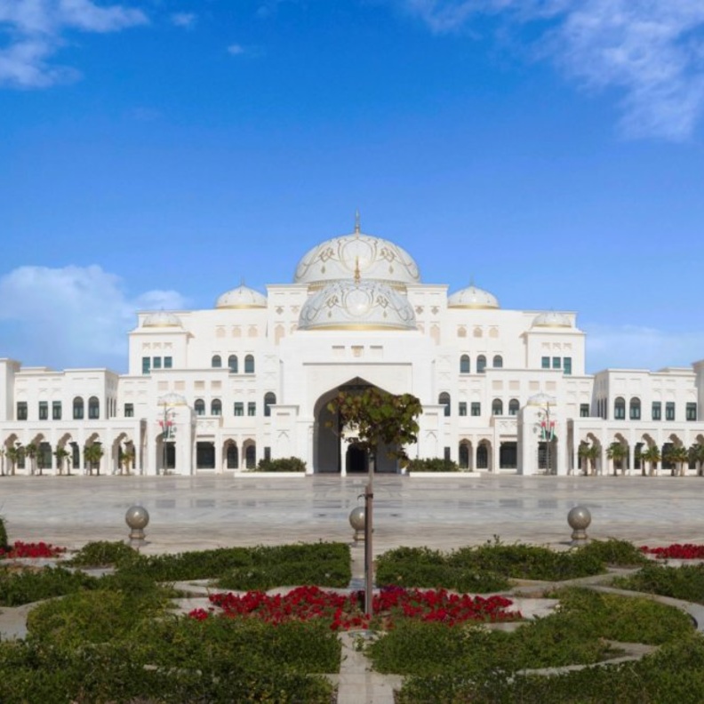 لإبراز الإرث الإماراتي.. الشيخ محمد بن زايد يوجه بتأسيس " قصر الوطن" في مجمع الرئاسة