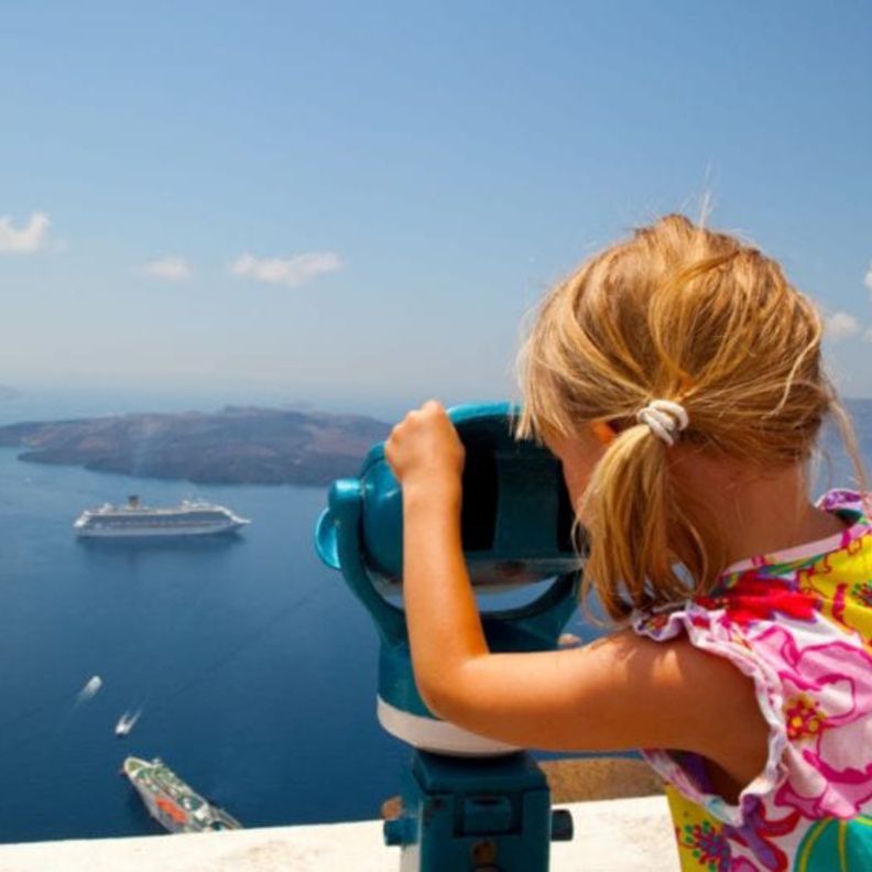 نشاطات كثيرة لكافة أفراد العائلة في اليونان