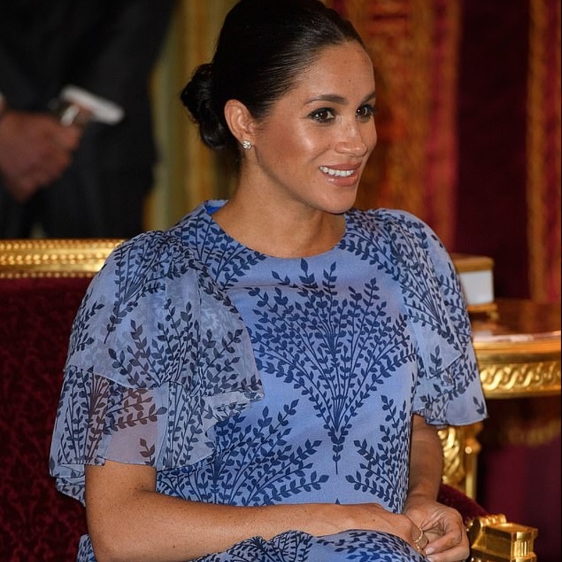 أصحاب الملابس الرمادية قد يدمرون حياة ميغان ماركل الملكية