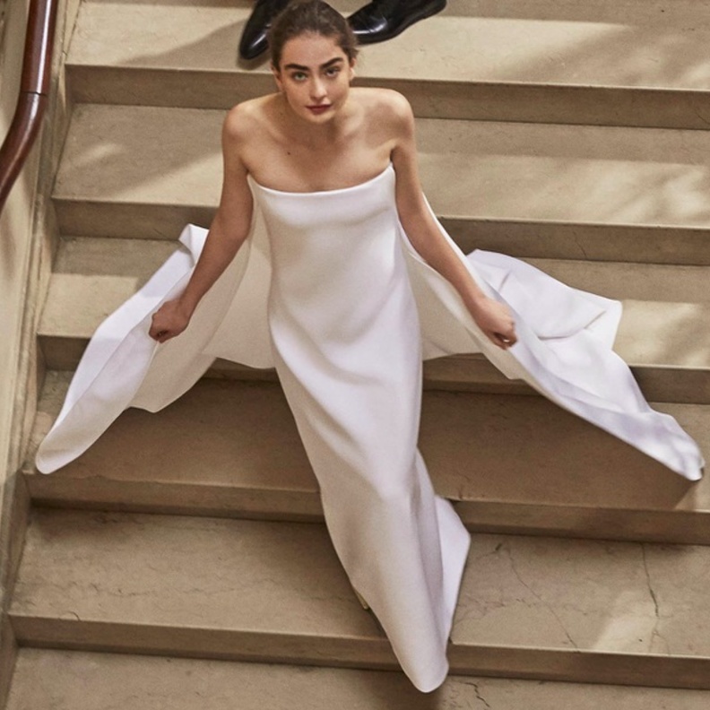  فستان من تصميم carolina herrera