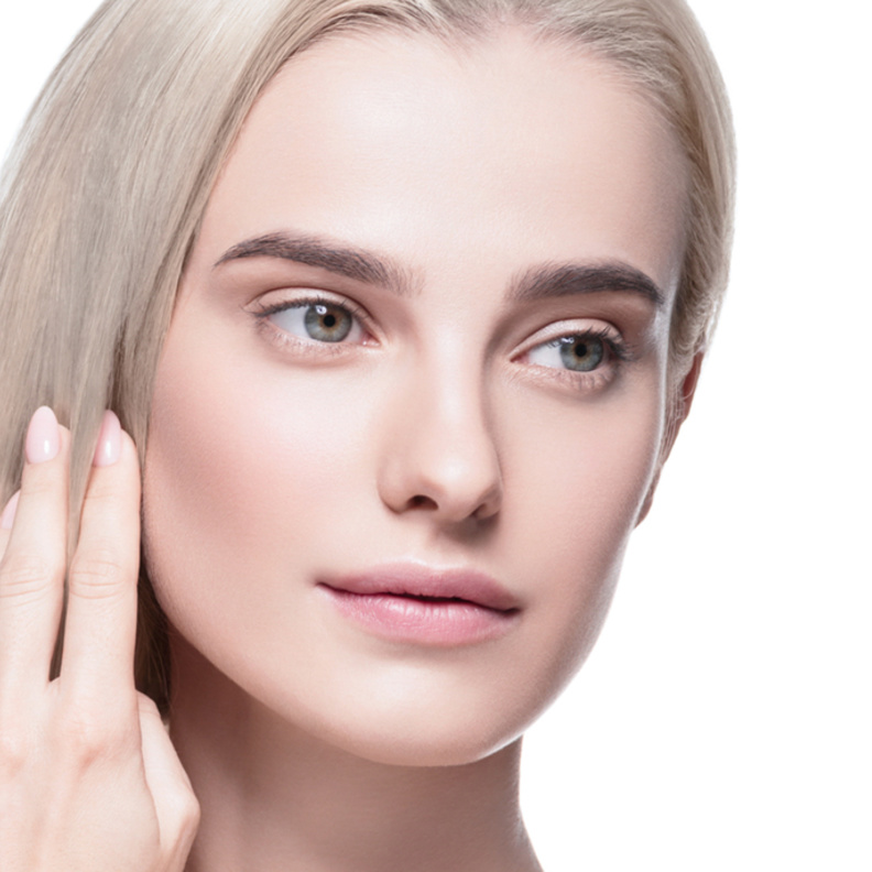  الطماطم تقلل إفرازات الزيوت مما يقلل ظهور حب الشباب