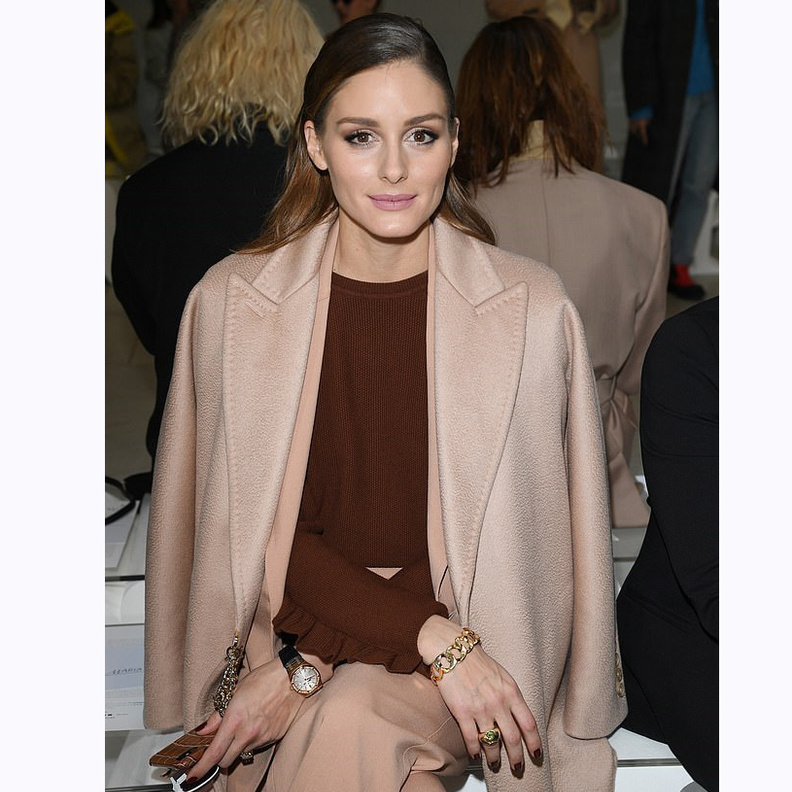 اختارت أوليفيا باليرمو Olivia Palermo بيع أكسسوار الأساور الذهبية مع الحبيات المرصعة من دارPiaget