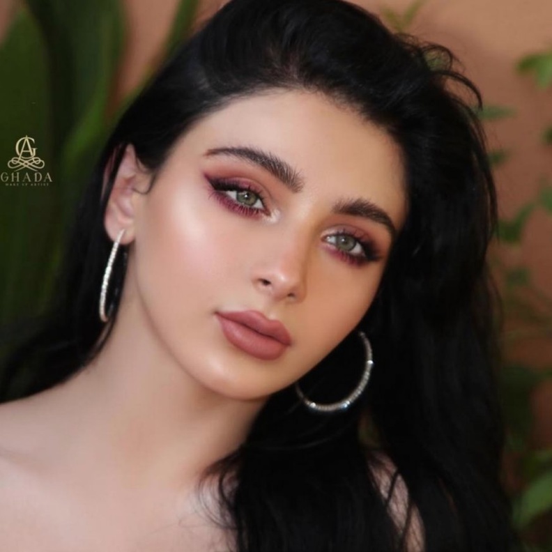  مكياج مميز من غادة