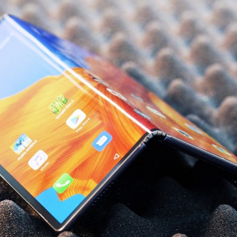 «أفضل جهاز في ملتقى عالم الهاتف النقال 2019» عن مواصفاته عالية المستوى