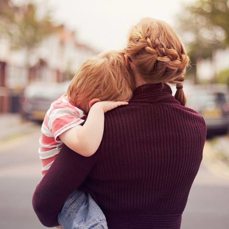 الأم من برج الحوت هي أم حنونة جداً وعاطفية