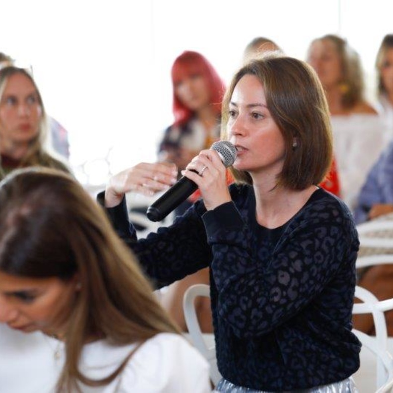 Swarovski تحتفل بالمرأة على طريقتها 