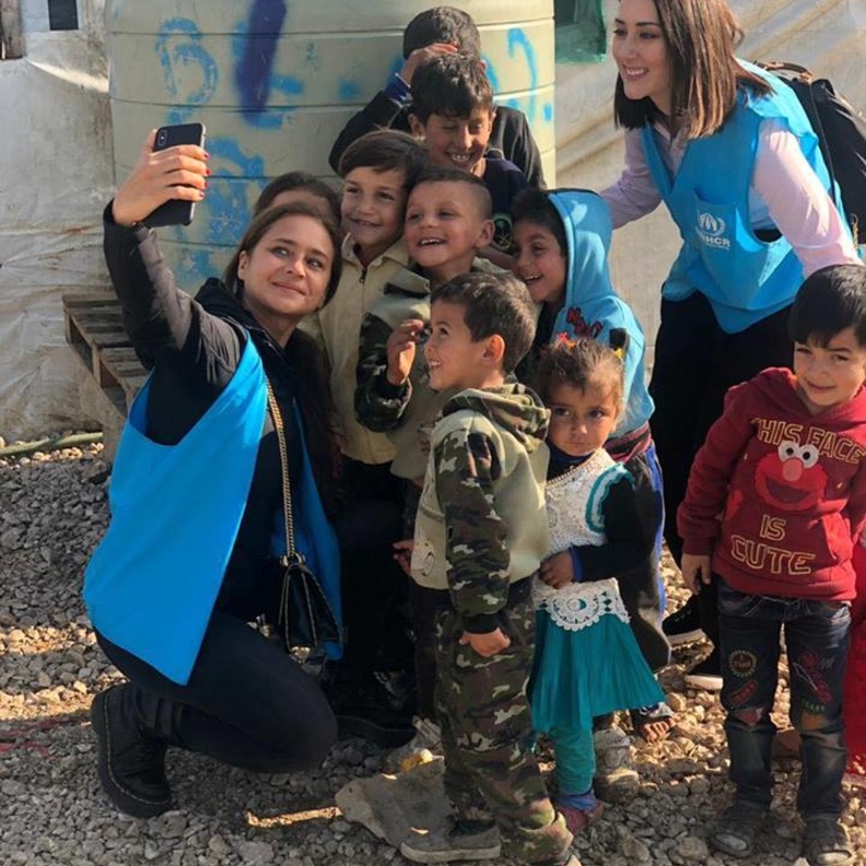 نيللي كريم تزور مخيم اللاجئين في لبنان 