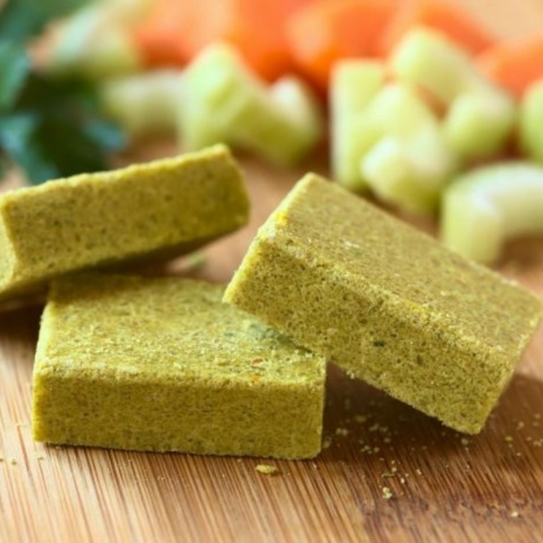 هيئة الغذاء والدواء تحذر من مكعبات مرق الدجاج والبطاطس 