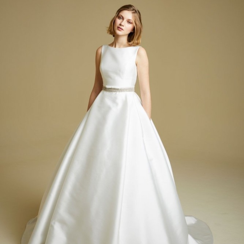 فساتين زفاف اسبانية