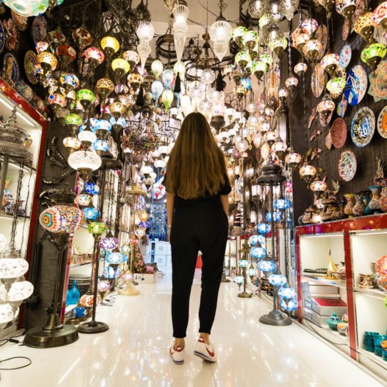 سيدات من الشرق الأوسط يسهمن في تعزيز تجربة موقع ’أير بي إن بي‘