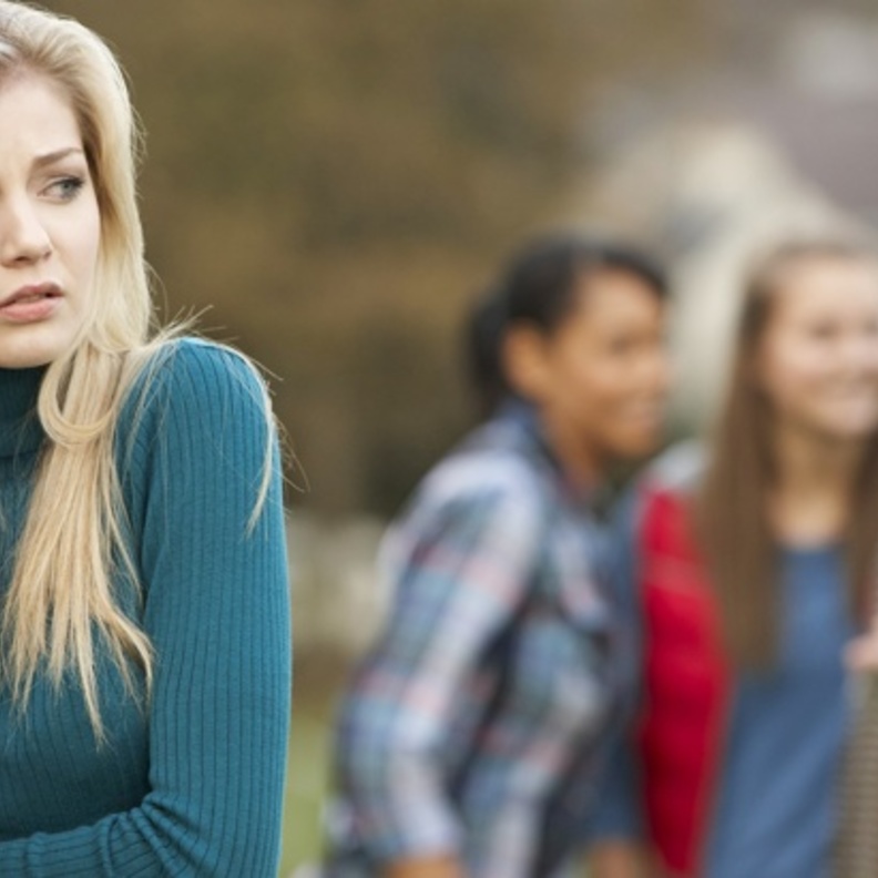 5 خطوات هامة تخلصك من الخجل الإجتماعي