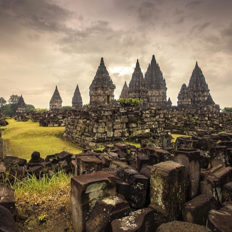 اجواء حيوية في يوجيا كارتا.