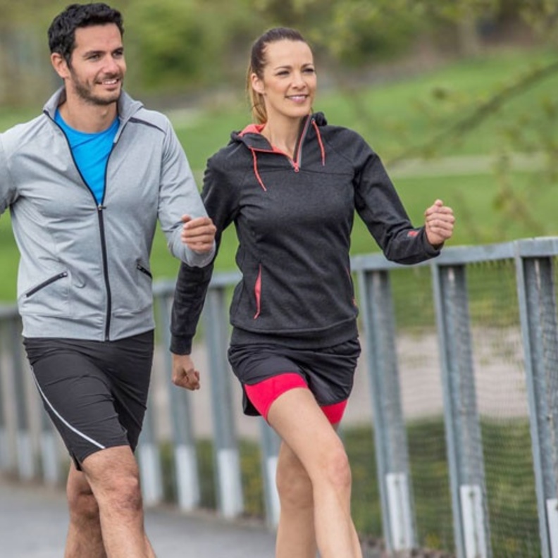 المشي الشريع مهم لصحة الجسم