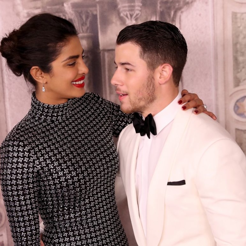 بريانكا تشوبرا  Priyanka Chopra تحصل على سيارة مايباخ