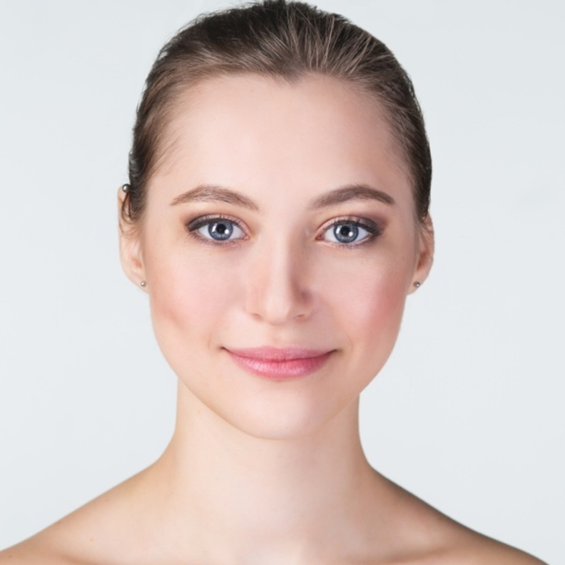 ماسك الزبادي والنشا يمنح النضارة لبشرة الأم