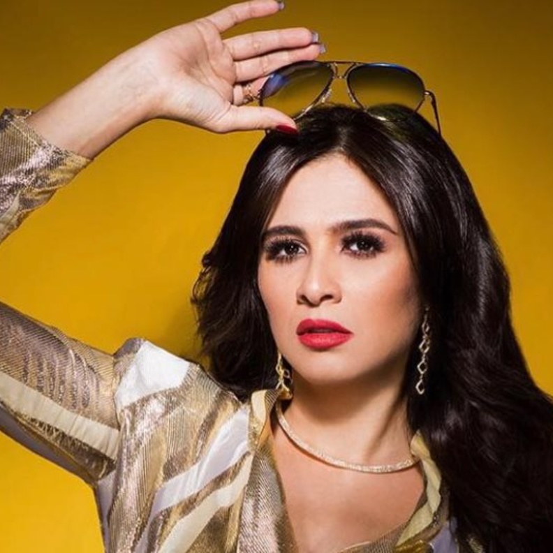 ياسمين عبد العزيز 