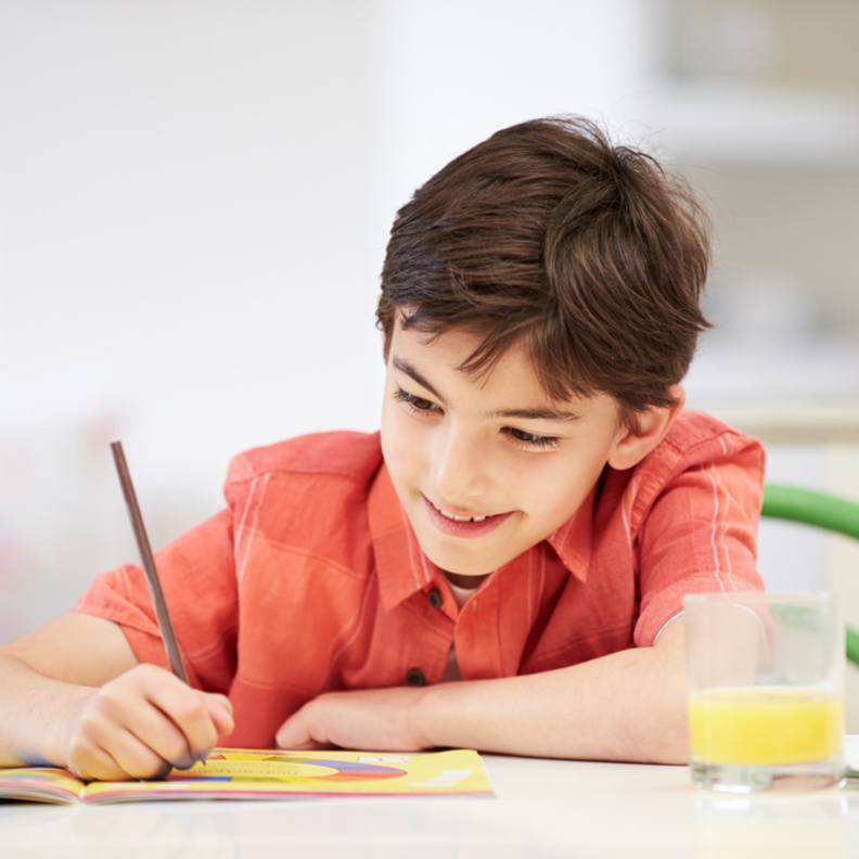 كيف تجعل الطفل يذاكر بدون ملل