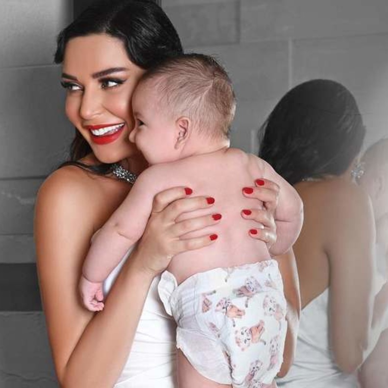 سيرين عبد النور وابنها كريستيانو