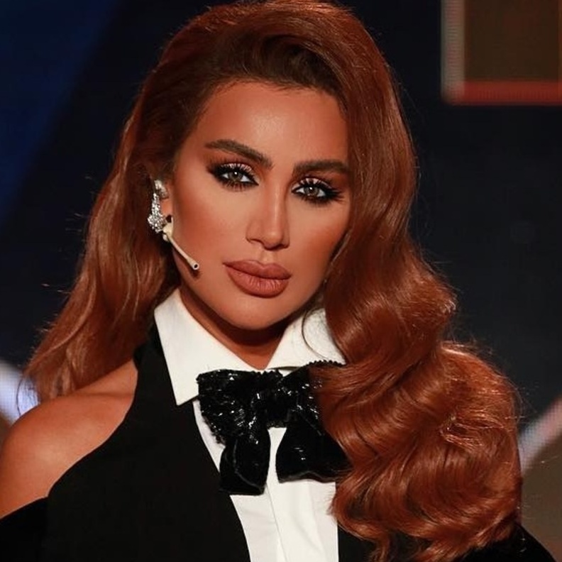 مايا دياب تتخلى عن لون شعرها الاشقر