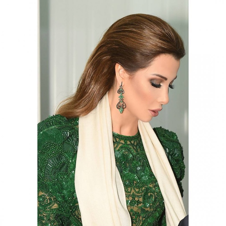 نانسي عجرم ترتدي أقراط من ديفيد يورمان David Yurman