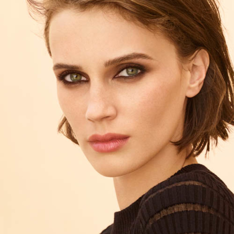 اختارت شانيل CHANEL الممثلة الفرنسية مارين فاكت لتكون الوجه الإعلاني الجديد لمجموعة ماكياج LES BEIGES