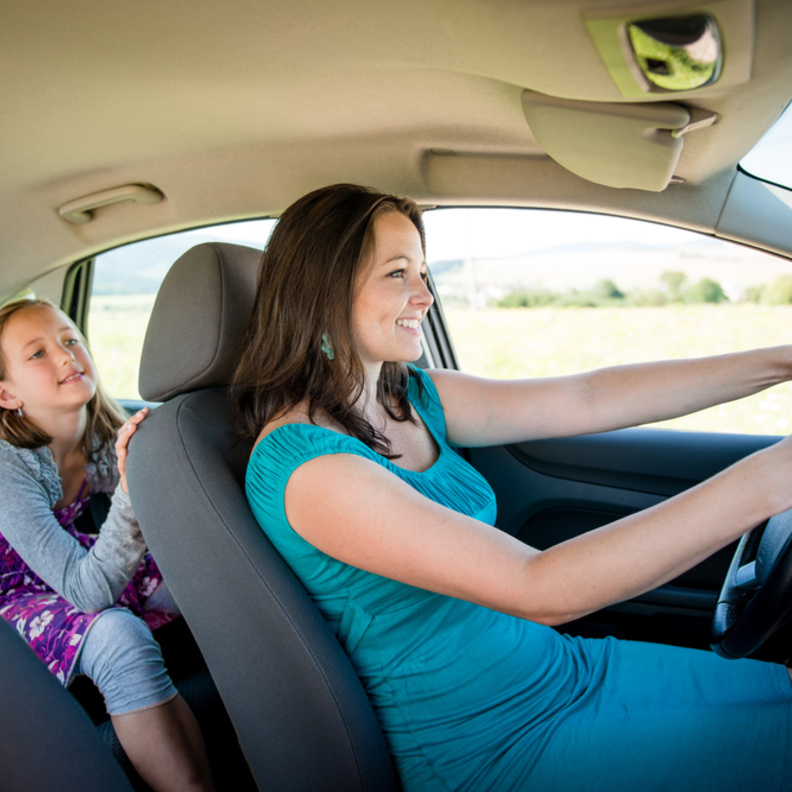 ترصد مجلة هي وبمناسبة اقتراب السيارات الملائمة للأمهات