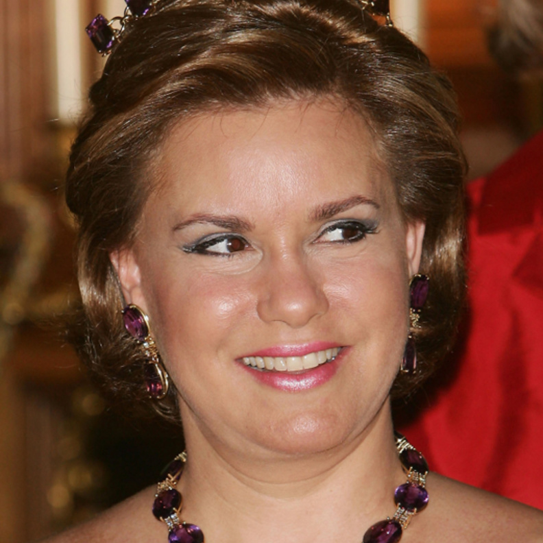 أقراط اللؤلؤ