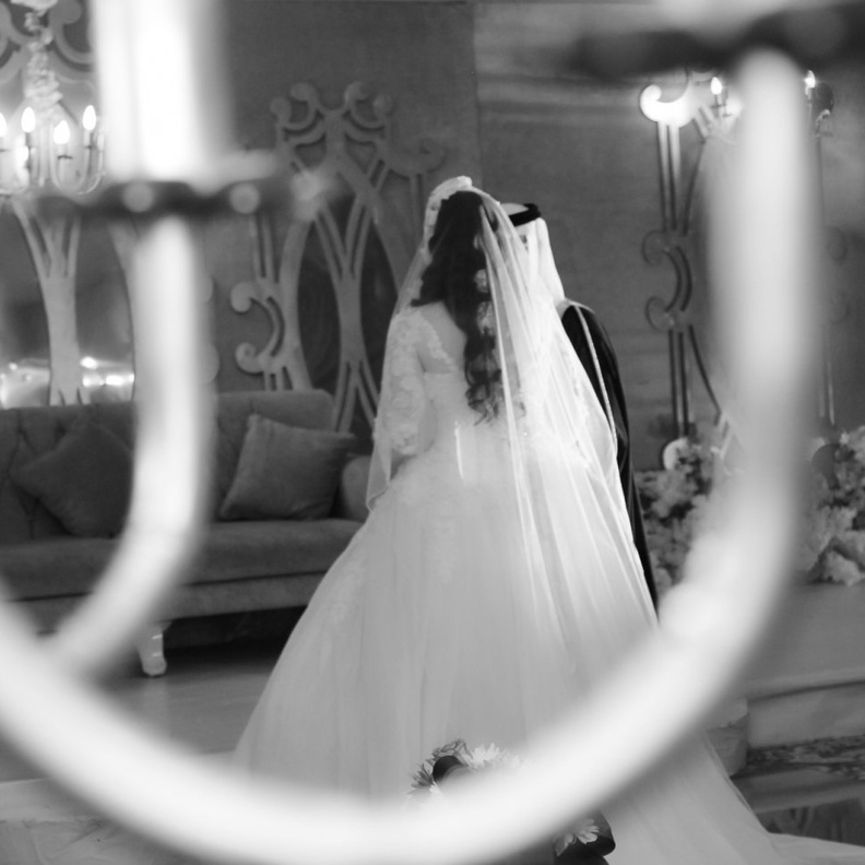 صورة عروسين من المصورة تهاني السعيد