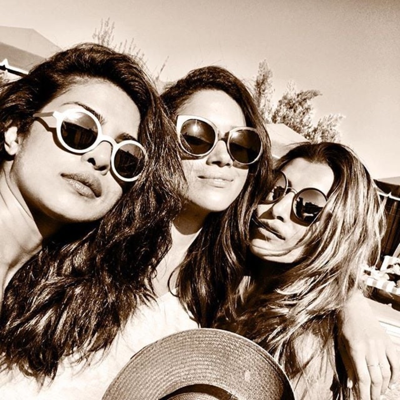 بريانكا كانت أول من نشرت على انستقرام تهنئة لصديقتها والأمير هاري بمناسبة خطبتهما