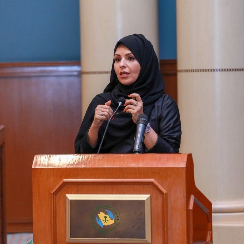 الدكتورة ايناس العيسى