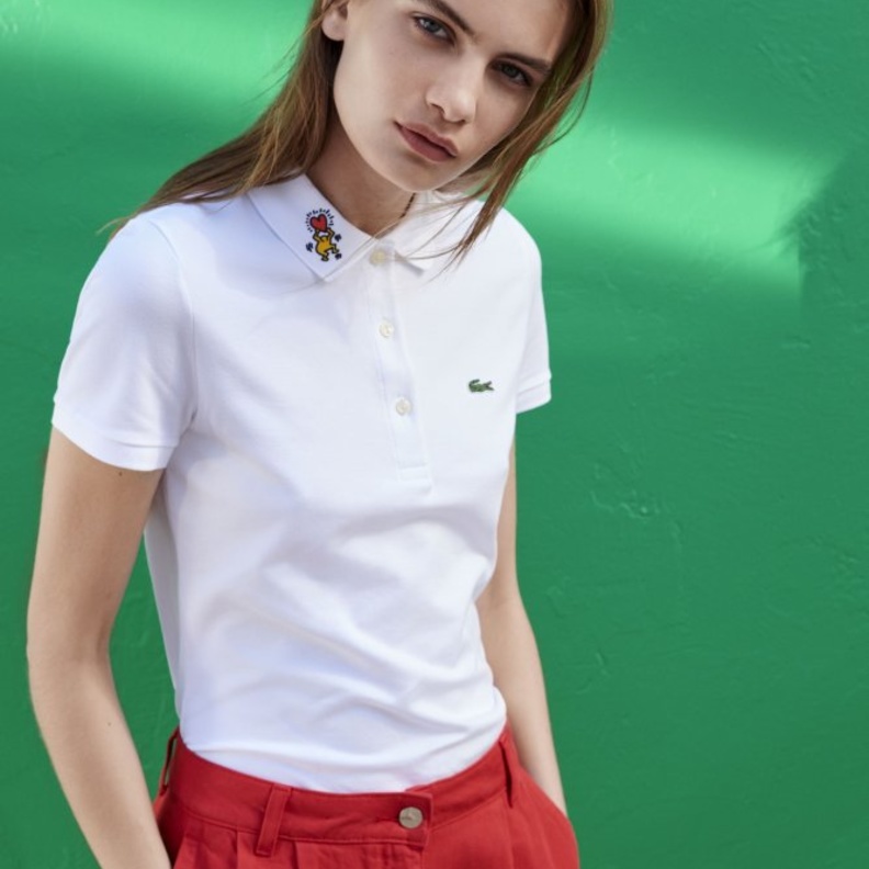 قميص بولو مزين برسومات صغيرة