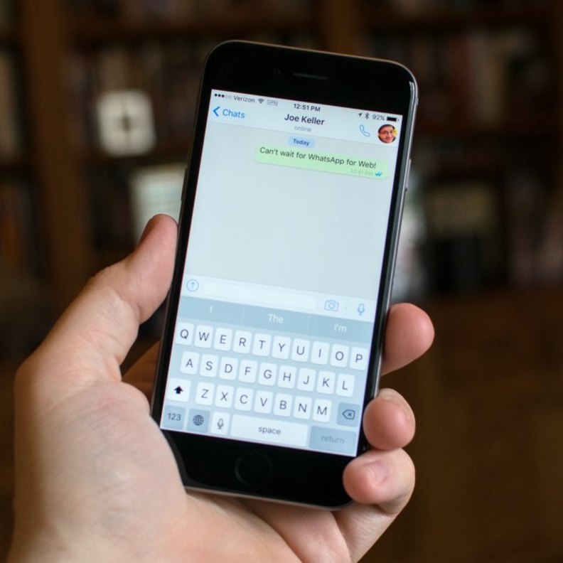 واتساب للأعمال بات متاحاً على أجهزة IOS
