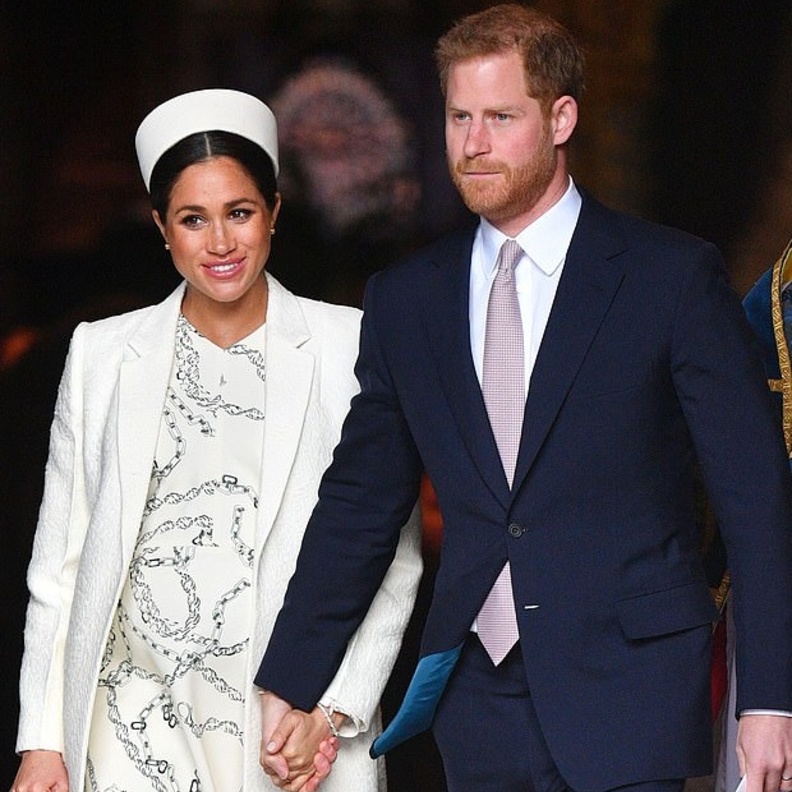 الملكة تكلف سكرتيرها السابق بمتابعة الأمير هاري وزوجته ميغان ماركل