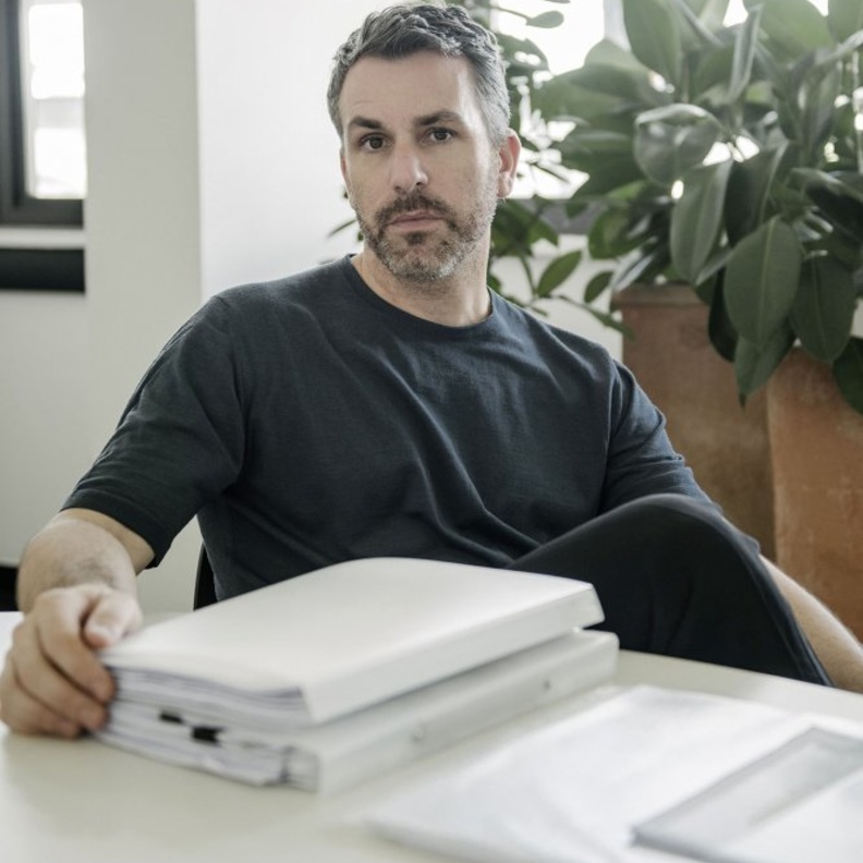 Paul Surridge يُعلن استقالته 