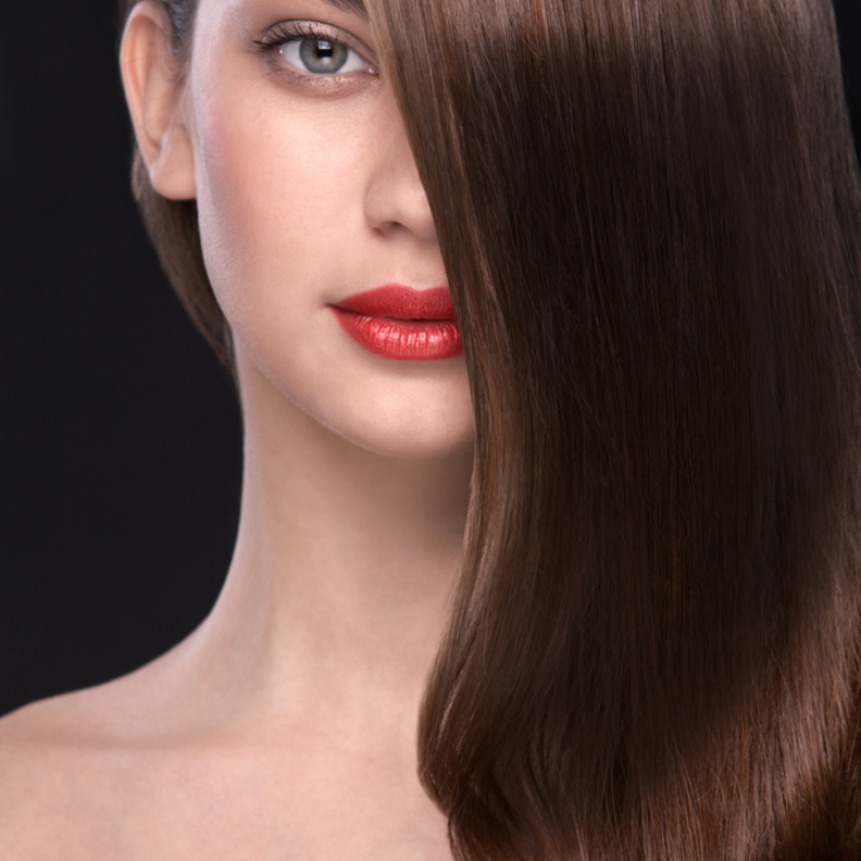 استخدمي الخلطات الطبيعية لتطويل الشعر وتنعيمه