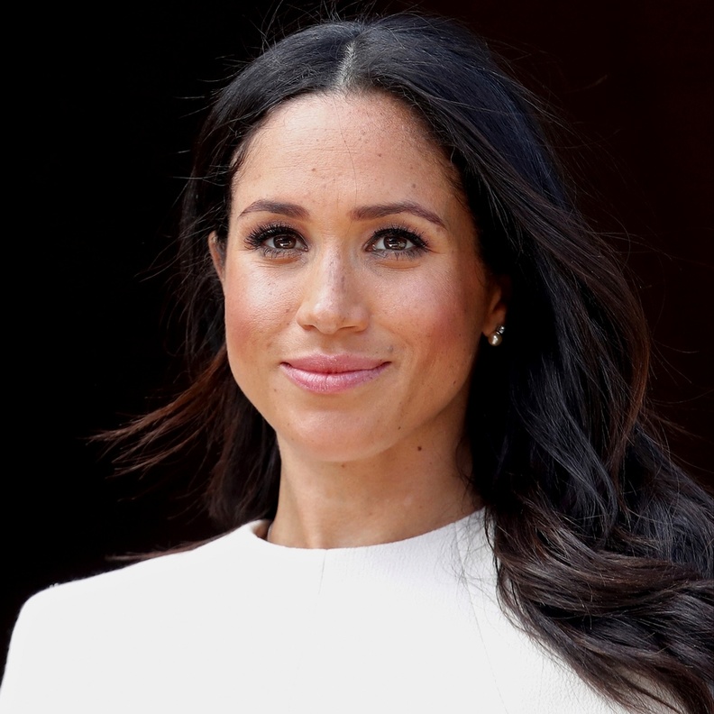 ملكة بريطانيا حذرت ميغان ماركل من الإساءة للعاملين في القصر