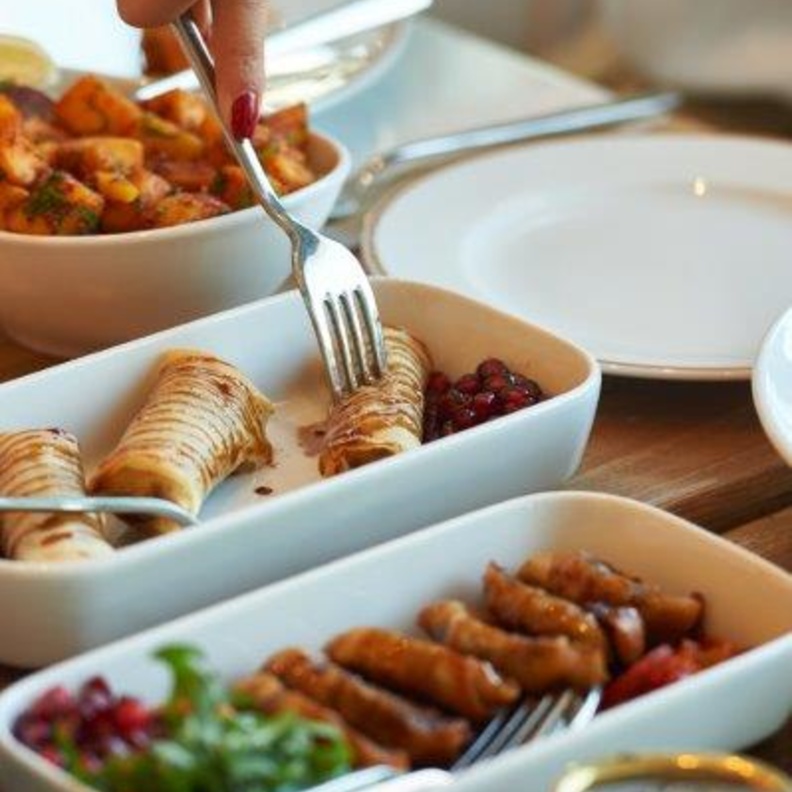 "صح النوم" في جزيرة بلوواترز دبي.. احتفاء بالمطبخ الدمشقي السوري الأصيل