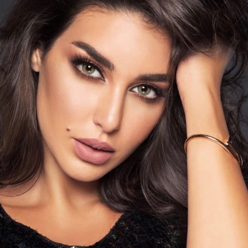 أجمل إطالات المكياج الترابي