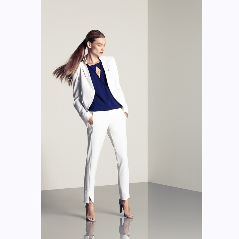 اختاري البدلات المكونة من ثلاث قطع لاطلالة بعيدة عن الروتين