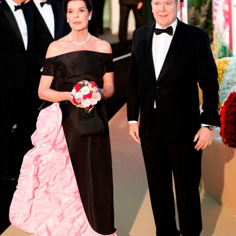 اطلالات أنيقة وراقية