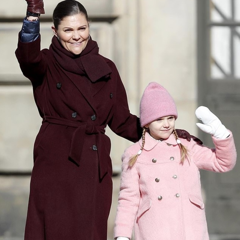 الأميرة فيكتوريا ترقص الفلوس